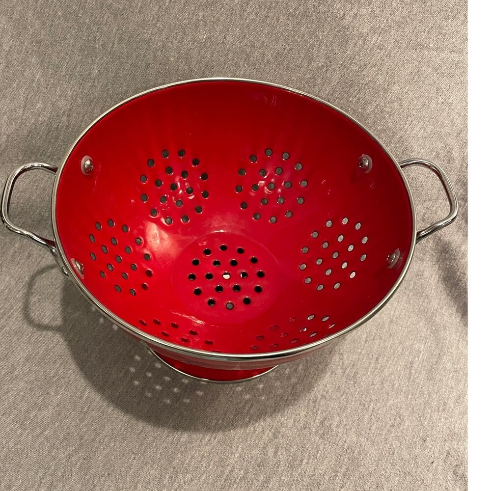 Beautiful Christmas Colander - Picture 2 of 3